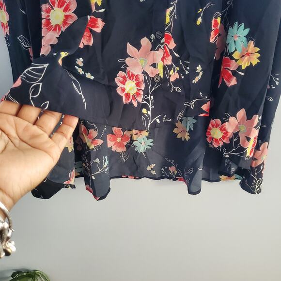 Woman Within Sleeveless Floral Button Down Shirt Top 4X - Picture 5 of 8